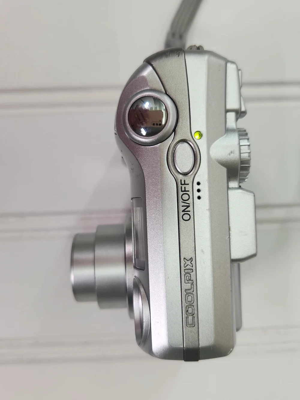 Nikon Coolpix 5600 5.0MP Digital Camera - Silver with Case & Wrist Strap